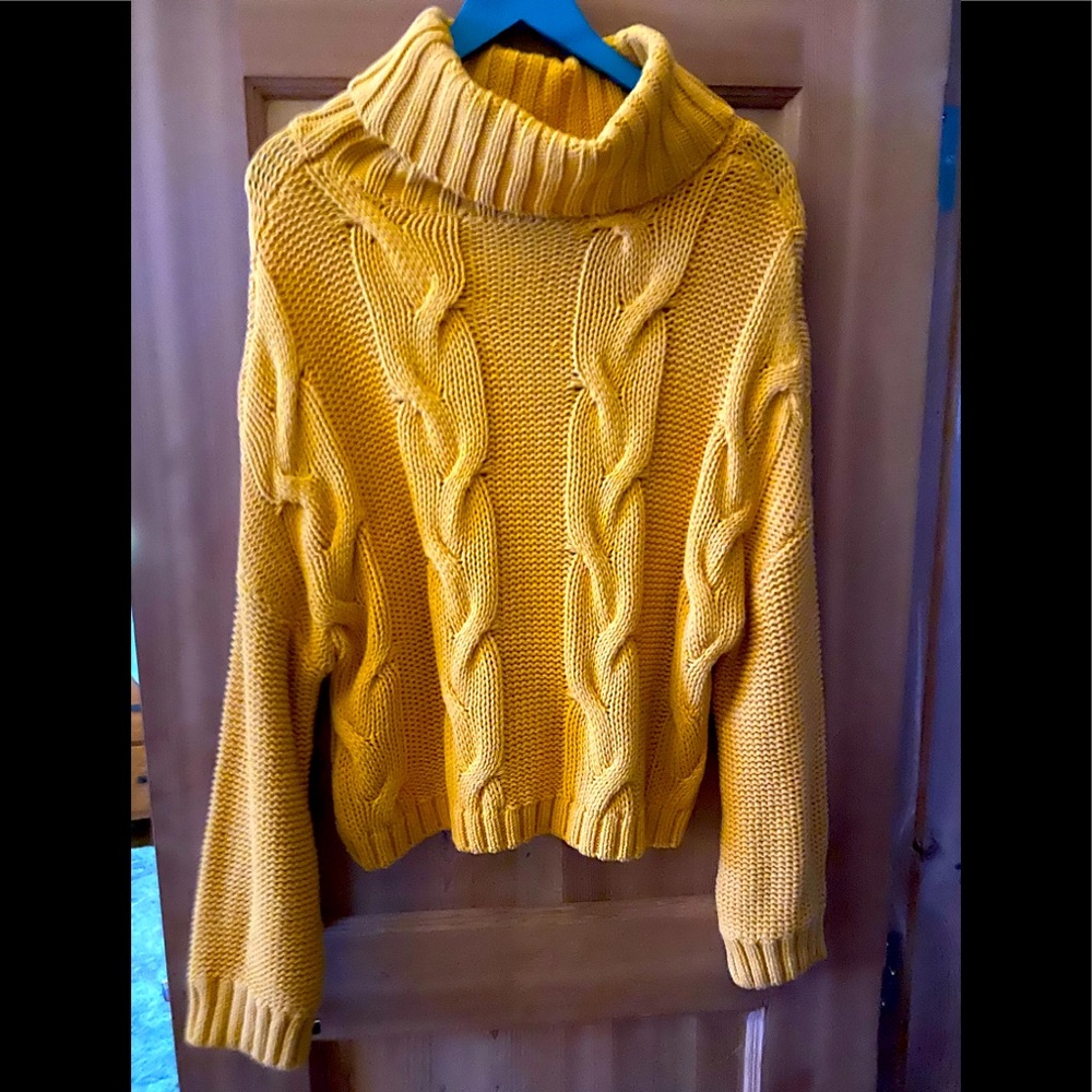 Drop sleeve fisherman’s roll neck sweater NWOT